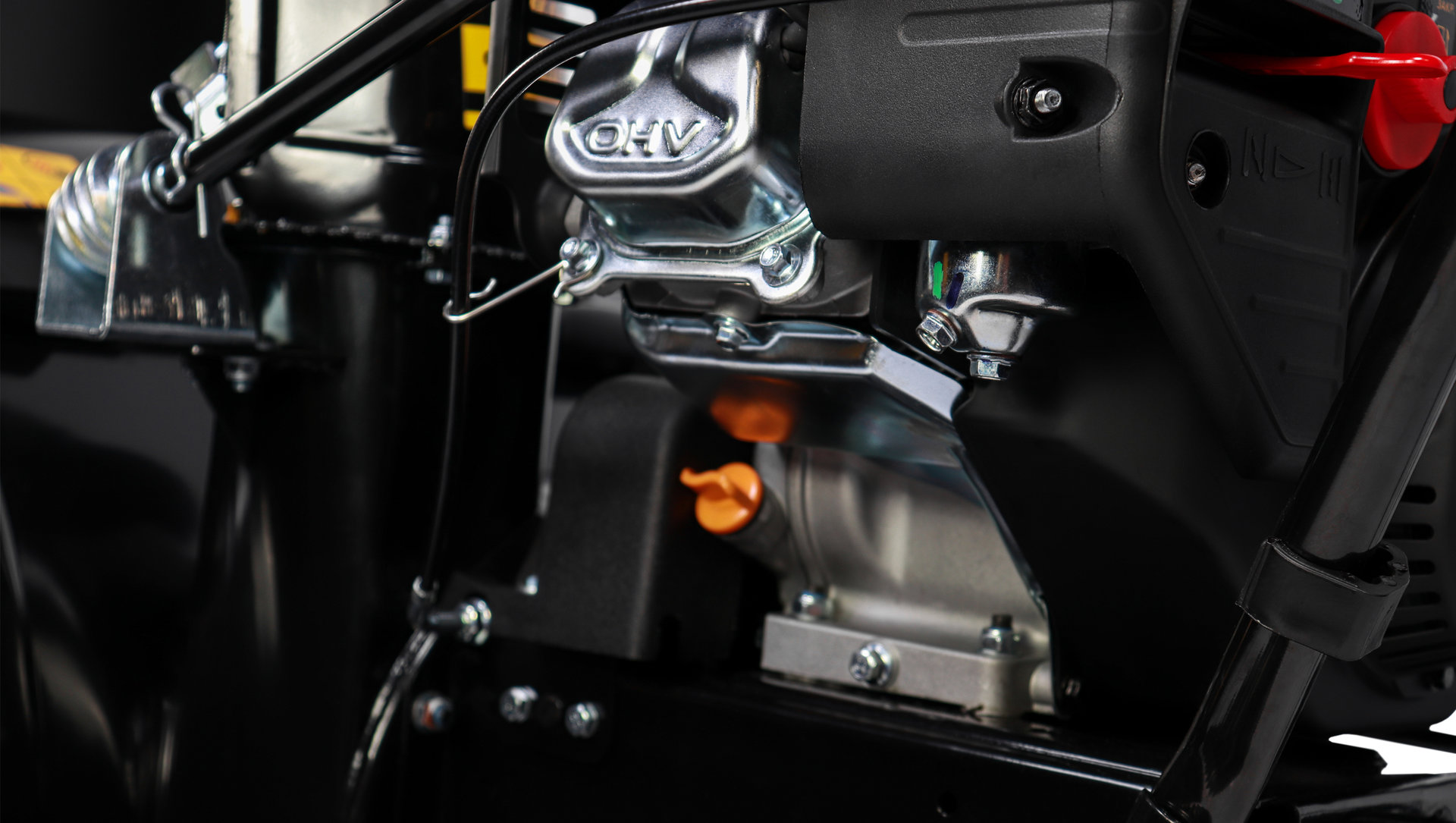 Снегоотбрасыватель CHAMPION STT761E (7,0лс61см6F/2Rгусеницы3л90кг эл.стартер,фара,обогрев,зимн.дв.) (STT761E)