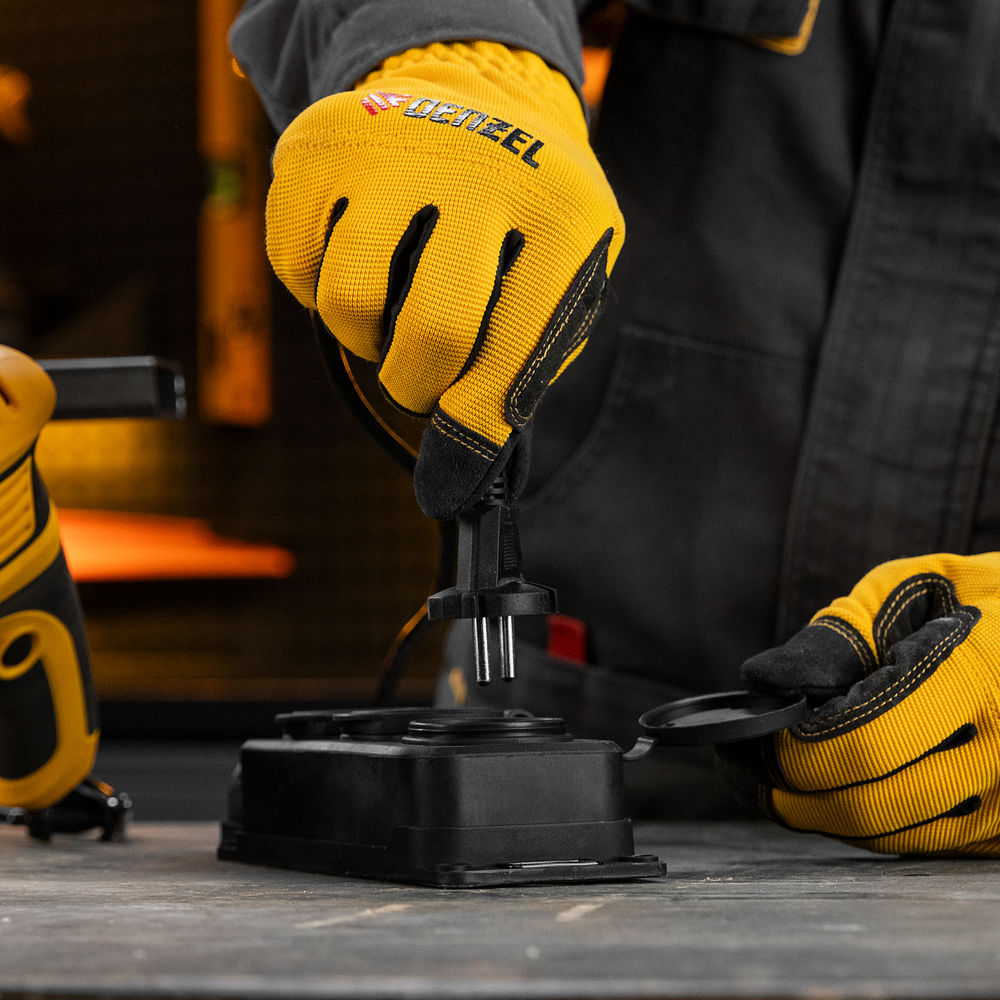 Удлинитель-шнур силовой Top Series, КГТТ, 10 м, 3 розетки, 3 x 1,5 мм Denzel (37421)