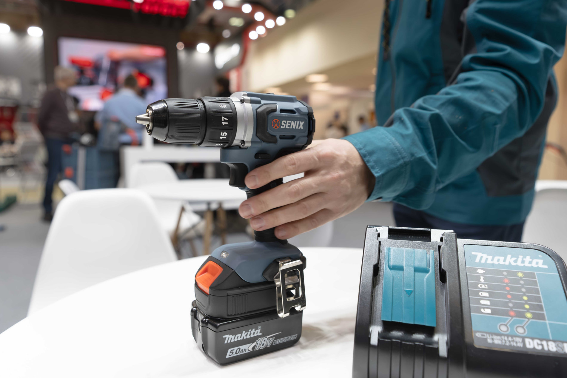 Адаптер-переходник для аккумуляторных инструментов SENIX X2 20V для MAKITA LXT