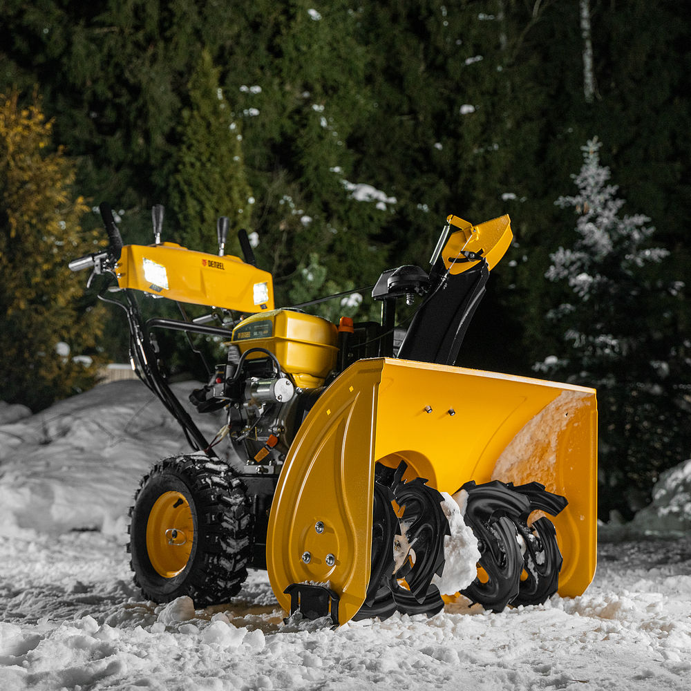 Бензиновая снегоуборочная машина SBL 711D PRO, 302cc, эл.старт, фара, обогрев, блок. дифф. Denzel (97655)