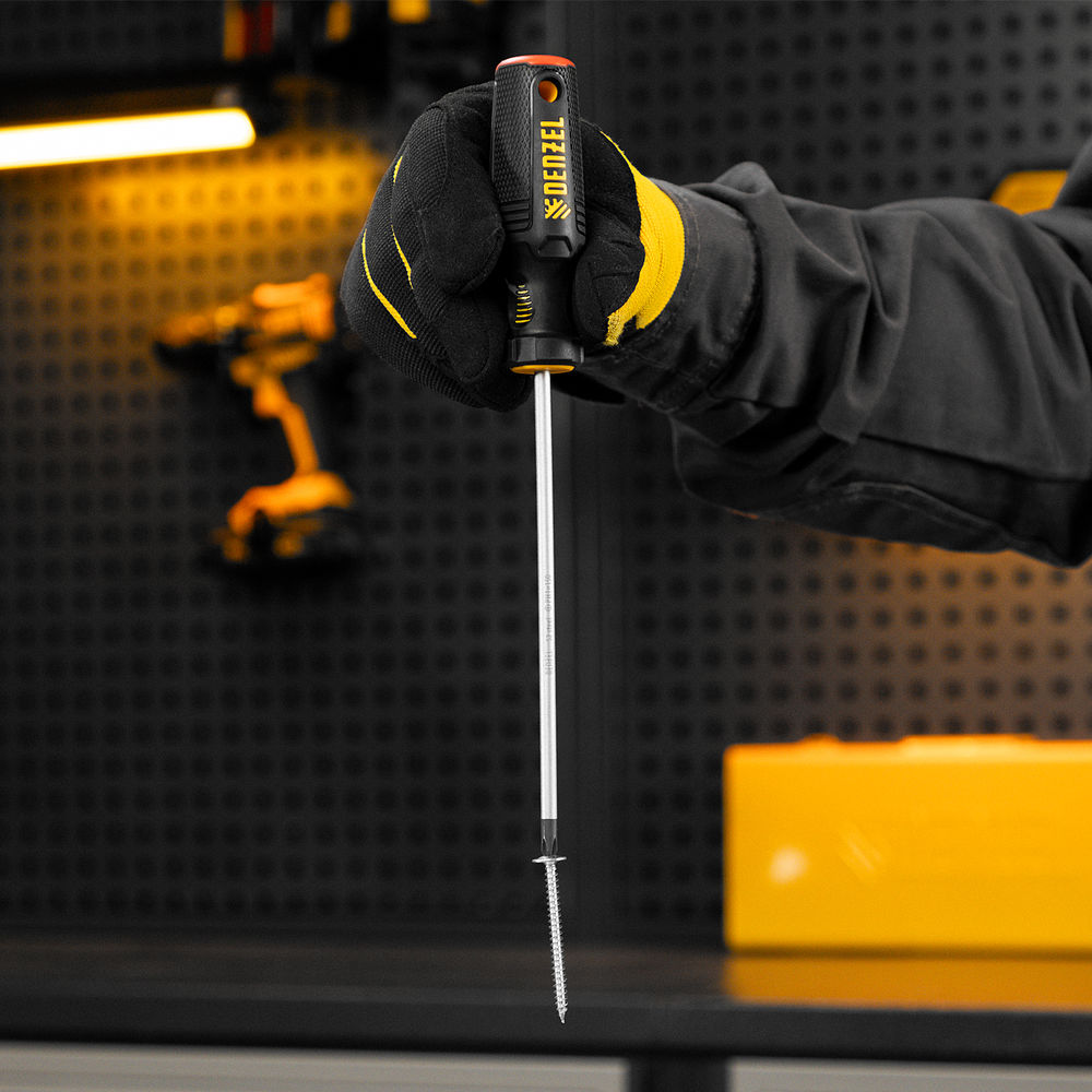Отвертка, PH1х150 мм, S2, 3к рукоятка Denzel (121767)