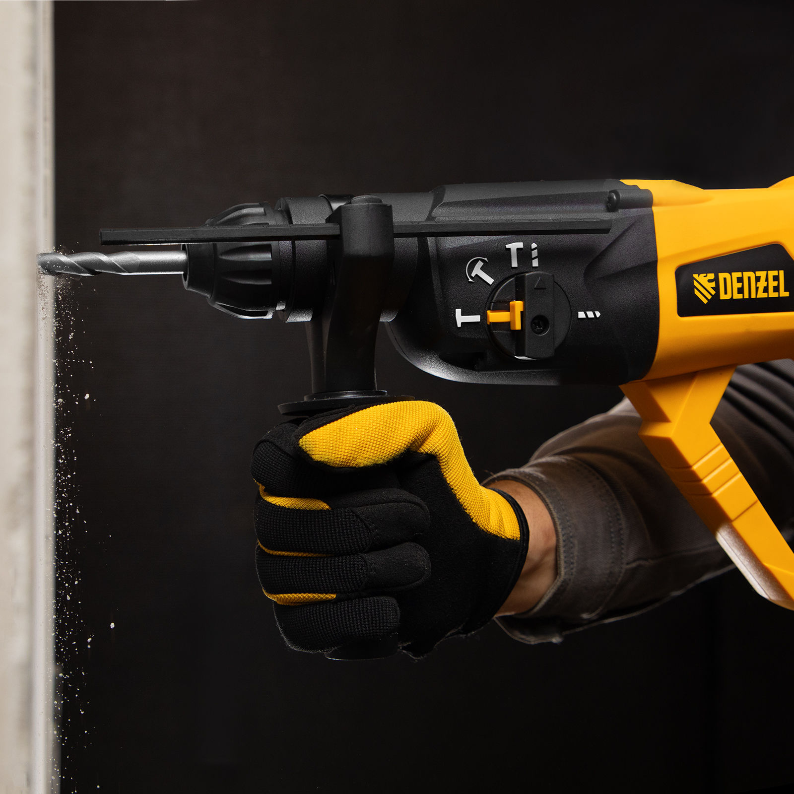 Перфоратор электрический RH-1050-26, SDS-plus, 1050 Вт, 3.2 Дж, 3 плюс 1 режим Denzel (26608)