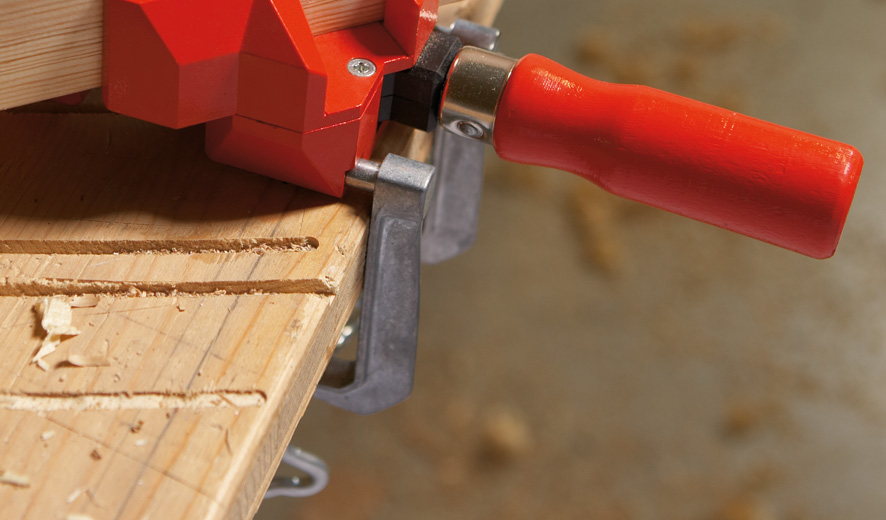 Запчасть: TK6 Зажим для стола 60/22, для крепления к столу струбцин WS 3 - 6, S10 и REVO KR/KRV, O отв 8 мм (BE-TK6)