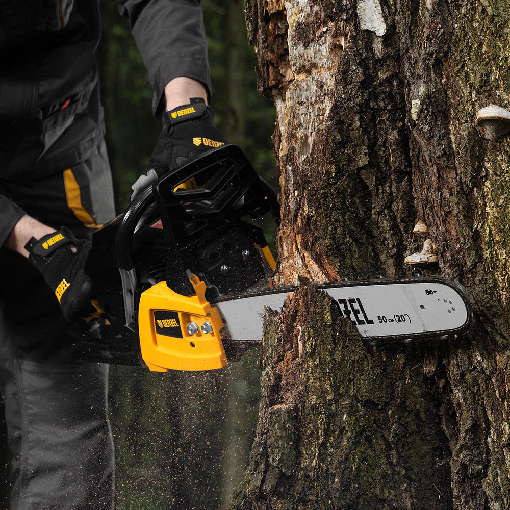 Пила цепная бензиновая DGS-5820, шина 50 см, 58 см3, 4.1 л.с, шаг 0.325, паз 1.5 мм, 76 звеньев Denzel (95235)