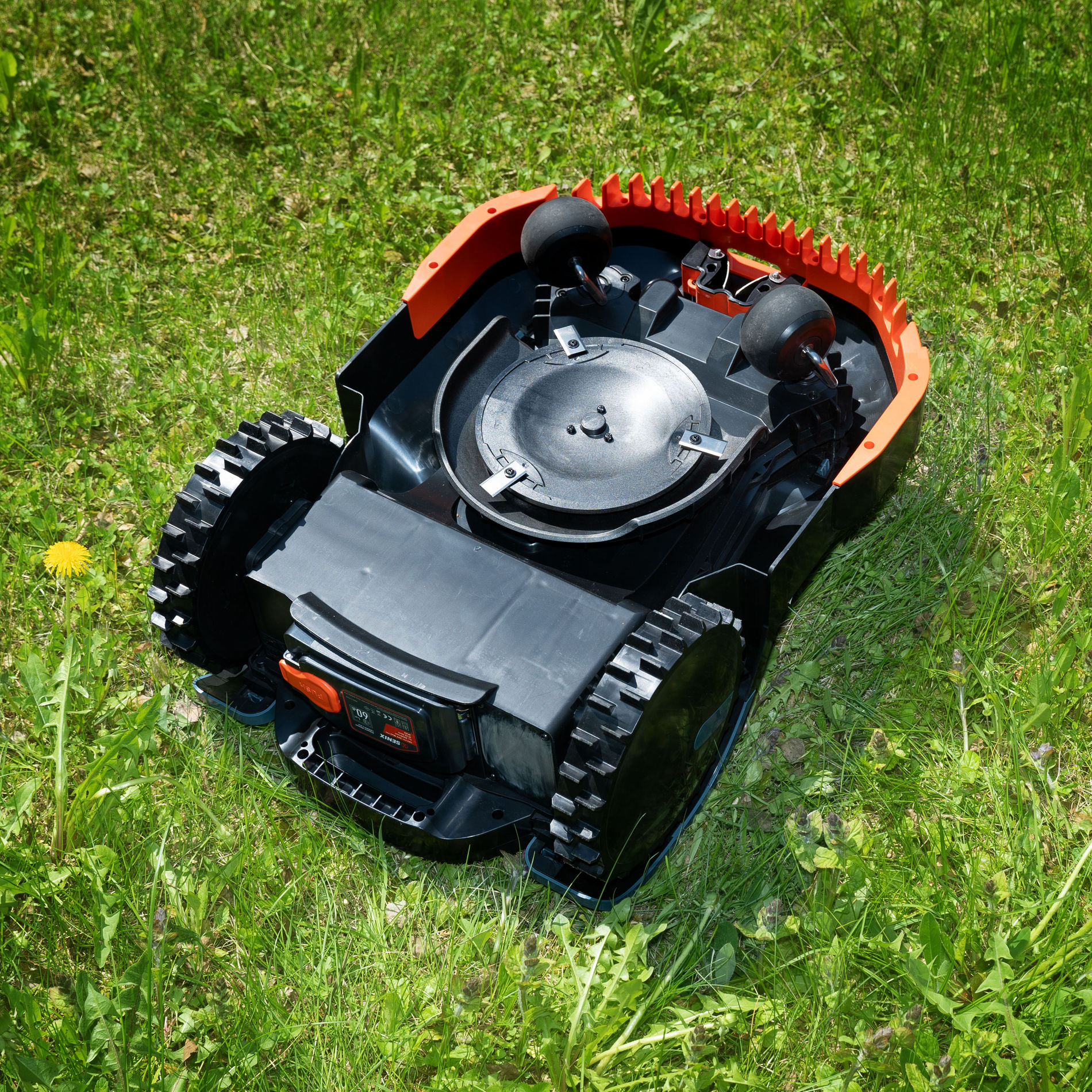 Робот газонокосилка GPS, 22.5 см, в комплекте 1 батарея 4.0Ач, Зарядная станция. X2 20В