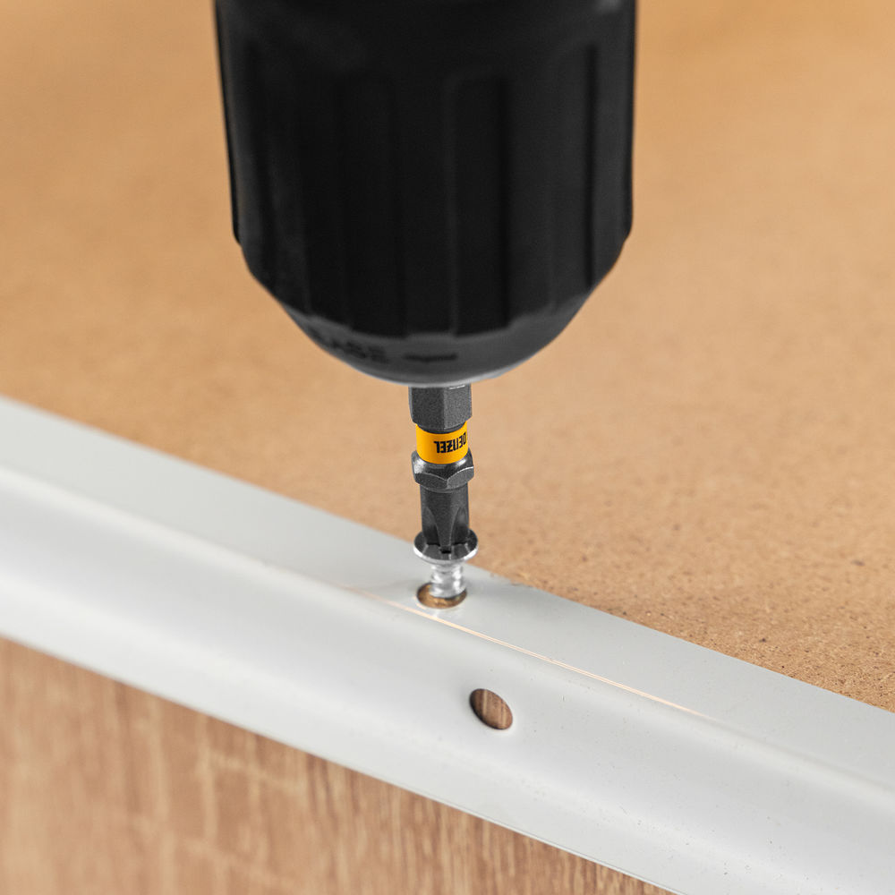 Бита PH2х50, сталь легированная S2, 30 шт., шестигранный профиль, пластиковая коробка, Е 6,3 Denzel (11682)