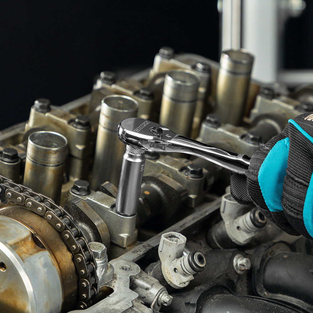 Ключ-трещотка 1/4, CrV, 90 зубьев, усиленный, хром Gross