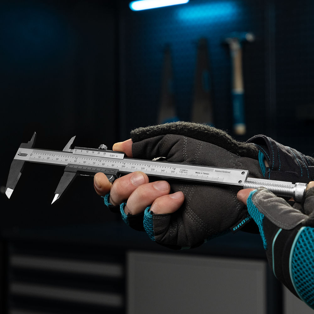 Штангенциркуль, 150 мм, 0.02 мм, нержавеющая сталь, с глубиномером Gross (31670)