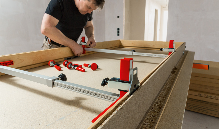 Распорка для дверных коробок 565-1010 мм для фиксации дверной коробки при заполнении швов монтажной пеной TU BE-TU