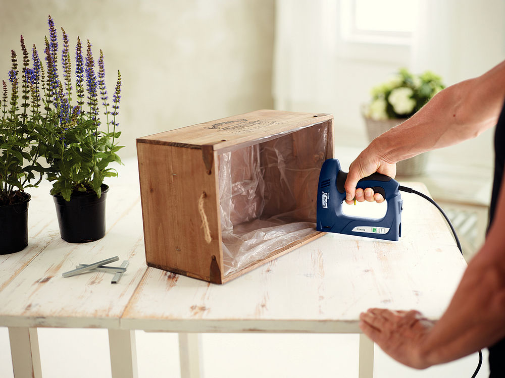 Электрический нейлер-степлер 2-в-1 для скоб R:El.Staple Gun ESN114, тип 140 и гвоздей 300 RAPID 5000131