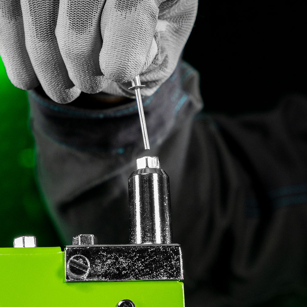 Заклепочник 270 мм, переставной 0-90 град, заклепки 2.4-3.2-4.0-4.8 мм Сибртех (40543)