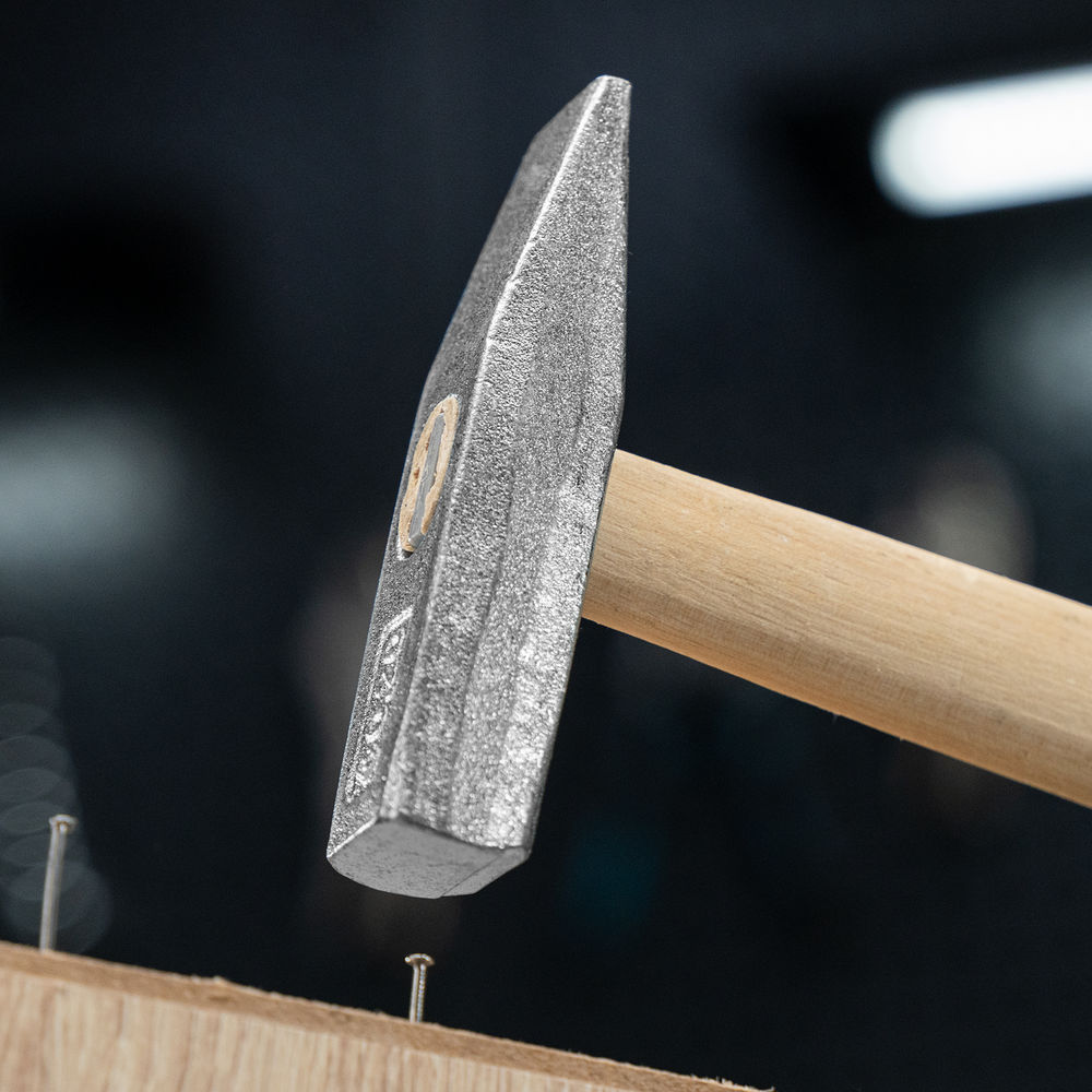 Молоток слесарный, 200 г, квадратный боек, деревянная рукоятка Россия