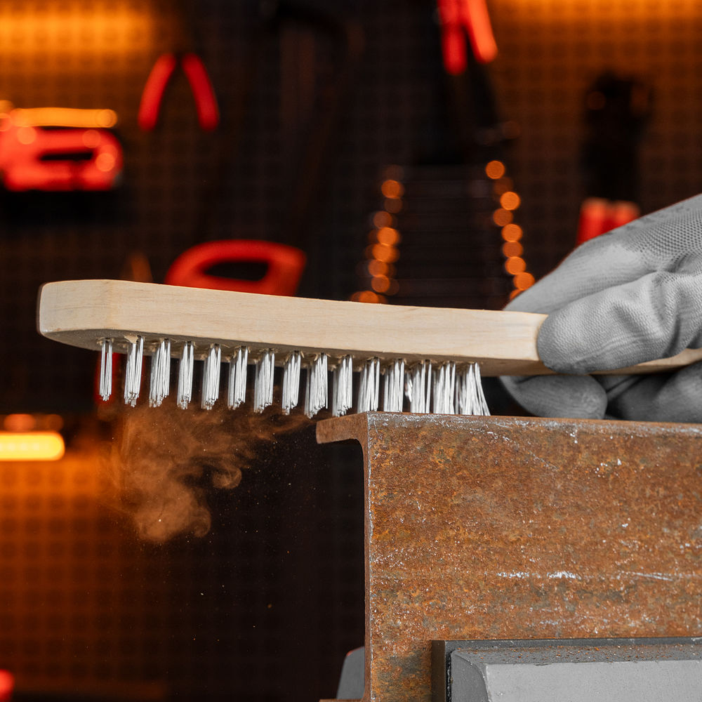 Щетка четырехрядная металлическая с деревянной ручкой Sparta (748225)