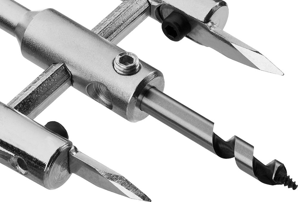 Сверло регулируемое по дереву d 40-200 мм глубина реза 30 мм ЗУБР 29440-200