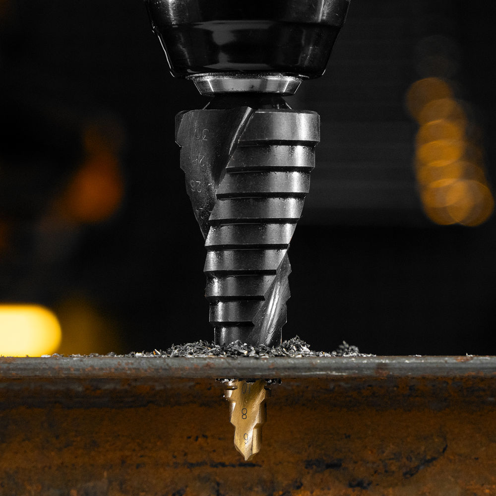 Сверло ступенчатое, 6-8-10-12-14-16-18-20-22-24-26-28-30мм, Р6М5, 6-гр. хвостовик Denzel (723604)