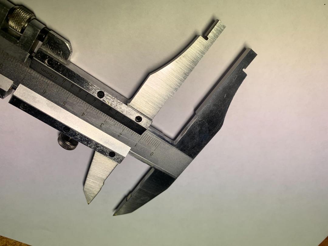 Штангенциркуль разметочный ШЦРТ- II- 250 0,05 с твердосплавными губками 60мм ЧИЗ с верх. раз. губ